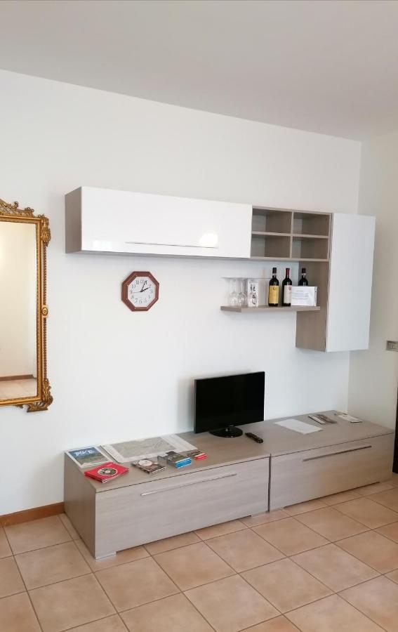 Appartamento Incantevole Con Parcheggio Gratuito Tirano Zewnętrze zdjęcie